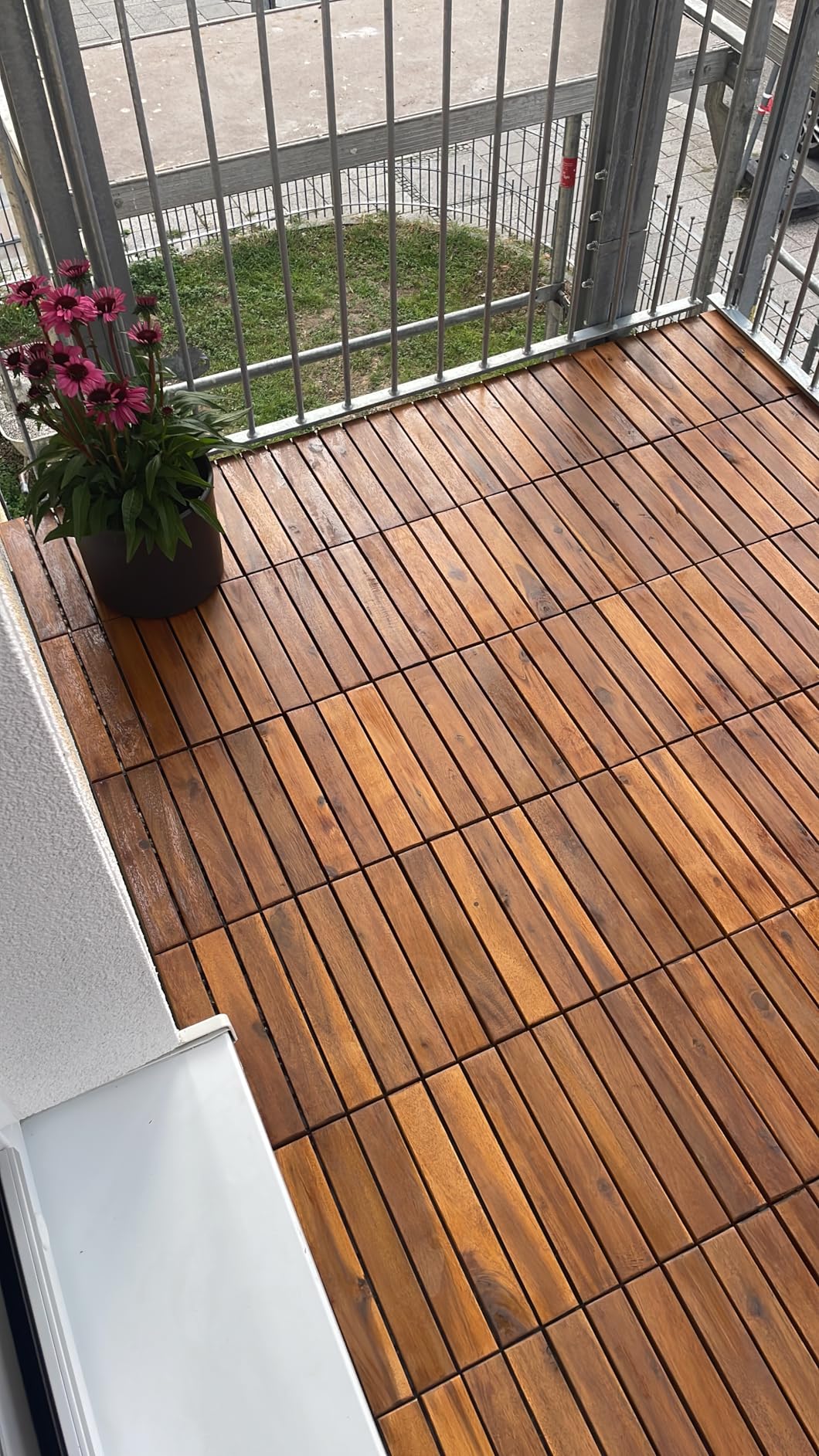 Balkon sieht endlich gemütlich aus